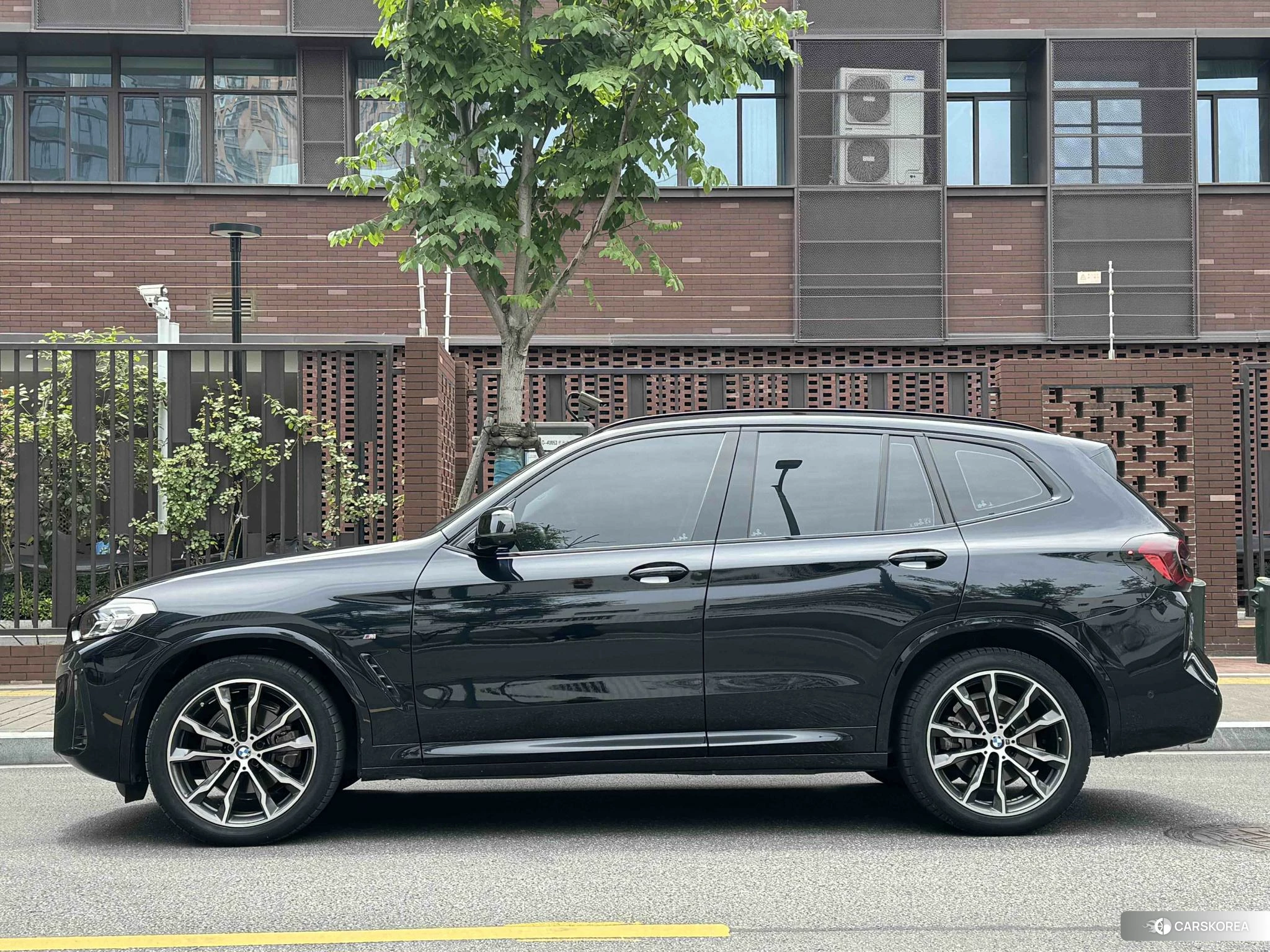 BMW X3 2023 Черный из Китая, фото 2