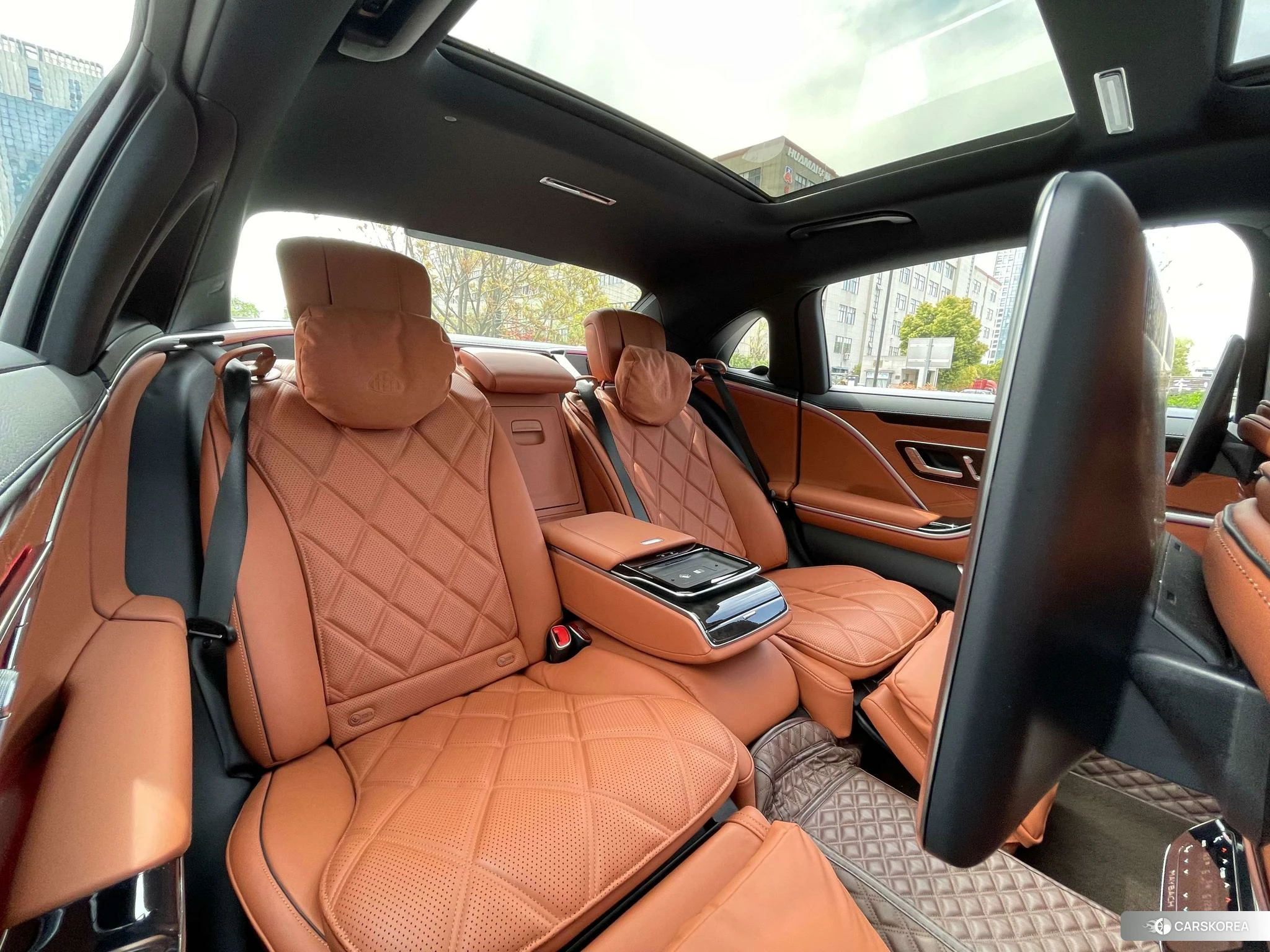 Mercedes-Benz Maybach S-class 2024 Черный из Китая, фото 2