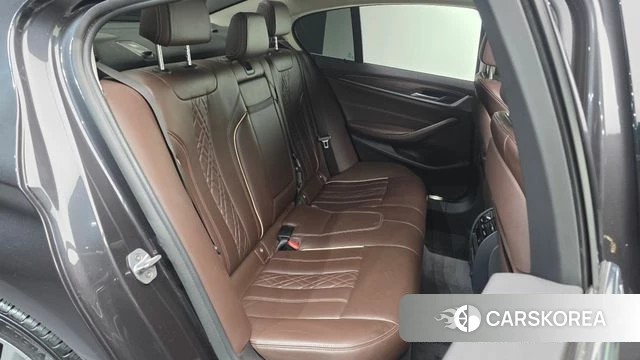 BMW 5 Series (G30) 2019 Серый из Кореи, фото 2