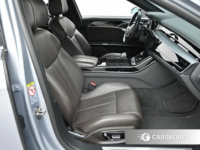 Audi A8 (D5) 2021 Серебряный из Кореи, фото 2