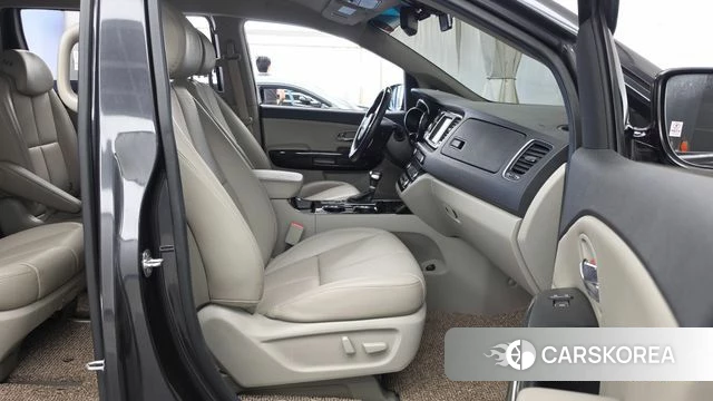 Kia The New Carnival 2019 Серый из Кореи, фото 2