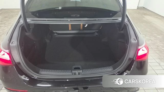 Mercedes-Benz E-Class W214 2025 Черный из Кореи, фото 2
