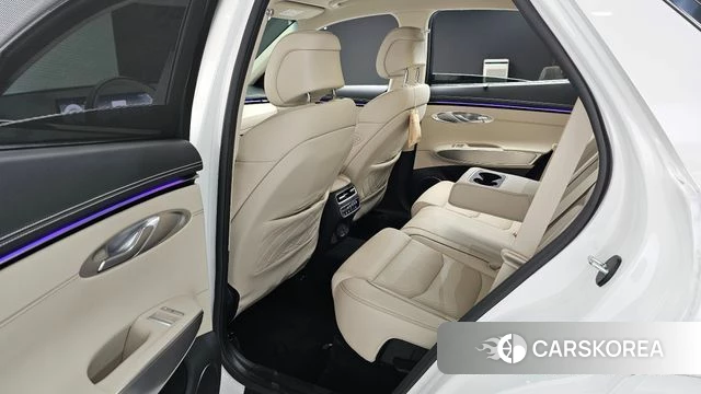 Genesis GV70 2025 Белый из Кореи, фото 2