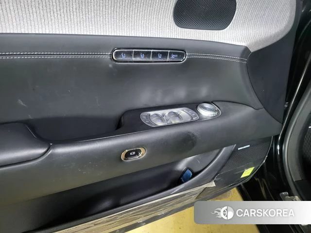 Genesis G90 (RS4) 2022 Черный из Кореи, фото 2