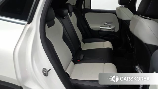 Mercedes-Benz GLA - Class H247 2020 Белый из Кореи, фото 2