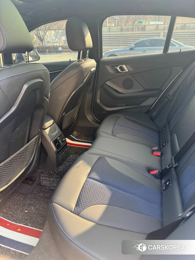 BMW 1 Series (F40) 2023 Белый из Кореи, фото 2