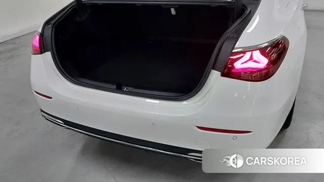 Mercedes-Benz E-Class W214 2024 Белый из Кореи, фото 2