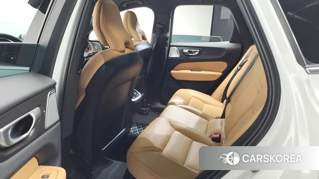 Volvo XC60 second Generation 2023 Белый из Кореи, фото 2