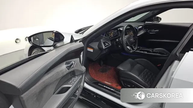 Audi e-Tron GT 2022 Светло-серебряный цвет из Кореи, фото 2