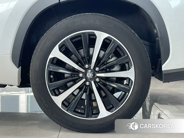Toyota Crown Lufang 2022 Белый из Китая, фото 2