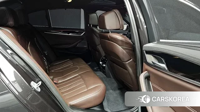 BMW 5 Series (G30) 2023 Серый из Кореи, фото 2