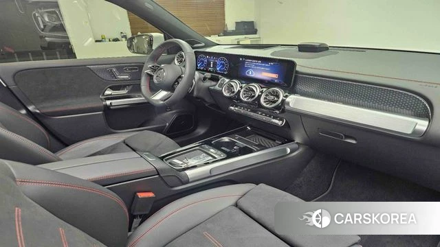Mercedes-Benz EQB X243 2025 Белый из Кореи, фото 2