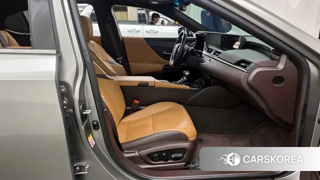 Lexus ES300h 7th generation 2019 Цвет галактики из Кореи, фото 2