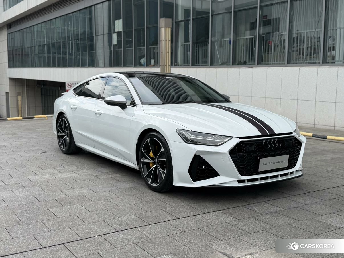 Audi A7 2022 Белый из Китая, фото 2