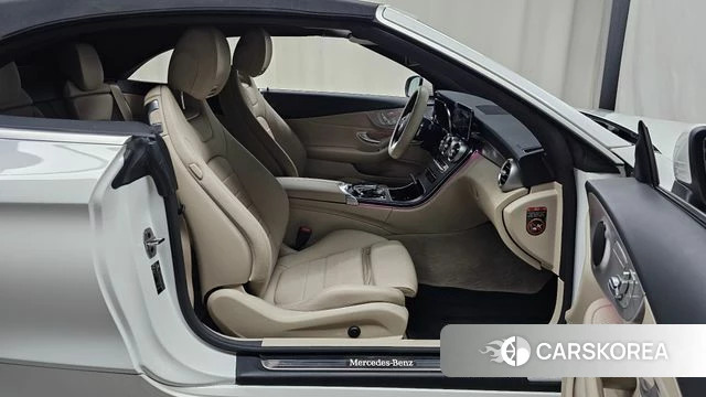 Mercedes-Benz C-Class W205 2021 Белый из Кореи, фото 2