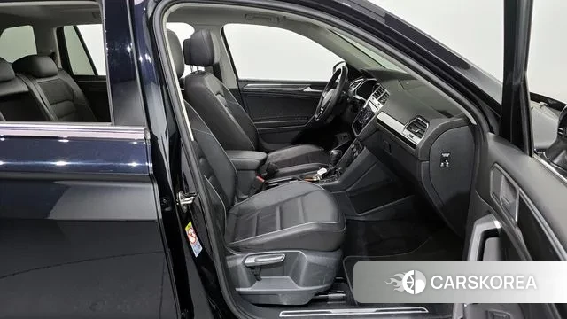 Volkswagen Tiguan Allspace 2020 Черный из Кореи, фото 2