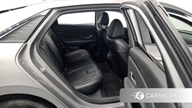 Hyundai Avante (CN7) 2021 Серебристо-серый из Кореи, фото 2