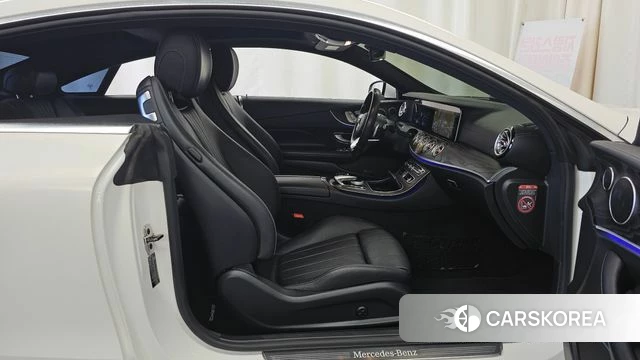 Mercedes-Benz E-Class W213 2019 Белый из Кореи, фото 2