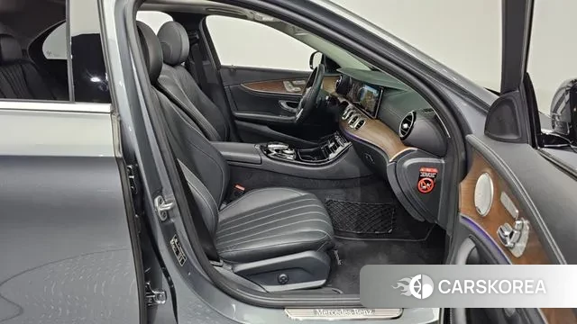 Mercedes-Benz E-Class W213 2019 Серый из Кореи, фото 2