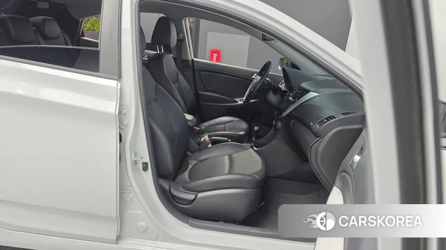 Hyundai Accent (New type) 2018 Белый из Кореи, фото 2
