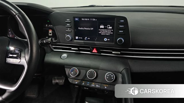 Hyundai Avante (CN7) 2021 Светло-серебряный цвет из Кореи, фото 2