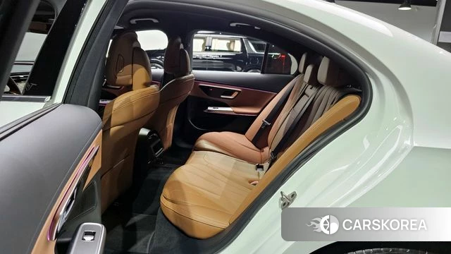 Mercedes-Benz E-Class W214 2024 Белый из Кореи, фото 2