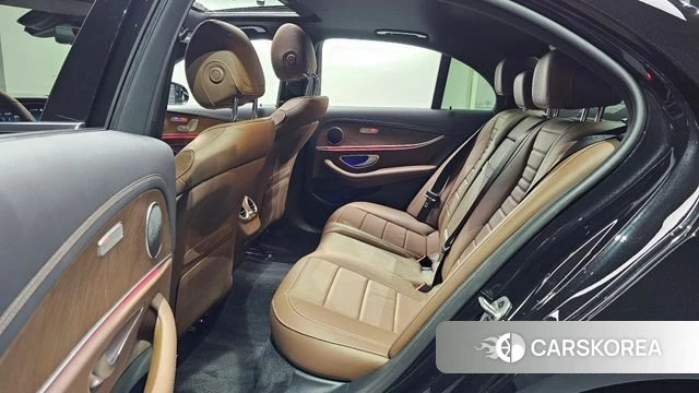Mercedes-Benz E-Class W213 2023 Черный из Кореи, фото 2