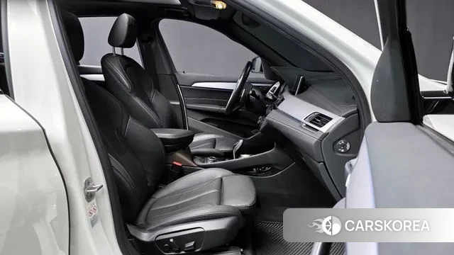 BMW X1 (F48) 2022 Белый из Кореи, фото 2