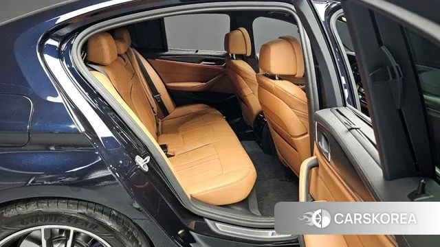 BMW 5 Series (G30) 2023 Черный из Кореи, фото 2