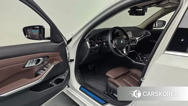 BMW 3 Series (G20) 2021 Белый из Кореи, фото 2