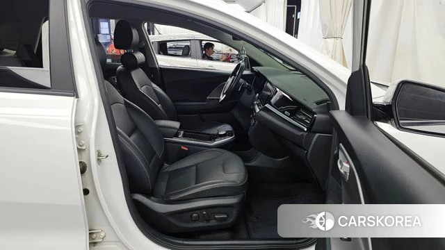 Kia Niro Plus 2022 Белый из Кореи, фото 2