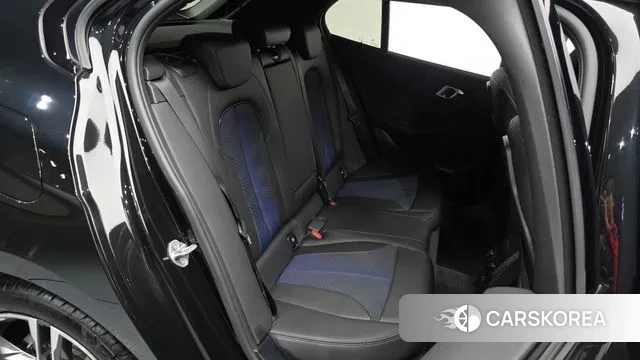 BMW 1 Series (F40) 2024 Черный из Кореи, фото 2