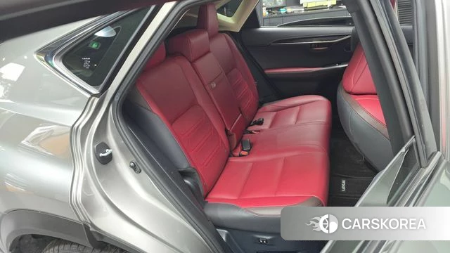 Lexus NX300h 2019 Серебристо-серый из Кореи, фото 2