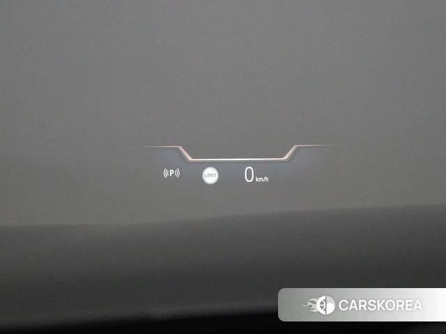 BMW 7 Series (G70) 2023 Черный из Кореи, фото 2