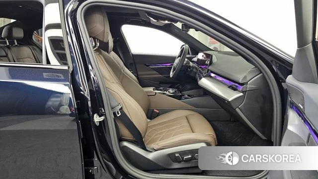 BMW 5 Series (G60) 2025 Синий из Кореи, фото 2