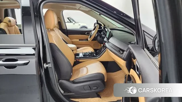 Kia Carnival 4th generation 2022 Черный из Кореи, фото 2