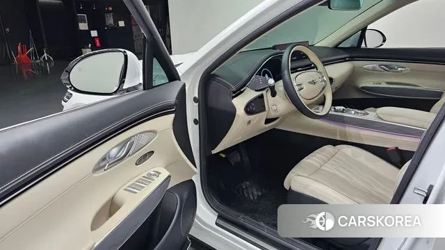 Genesis GV70 2023 Белый из Кореи, фото 2