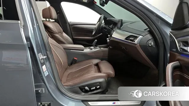 BMW 5 Series (G30) 2019 Серый из Кореи, фото 2