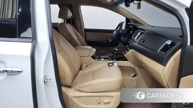 Kia The New Carnival 2019 Белый из Кореи, фото 2