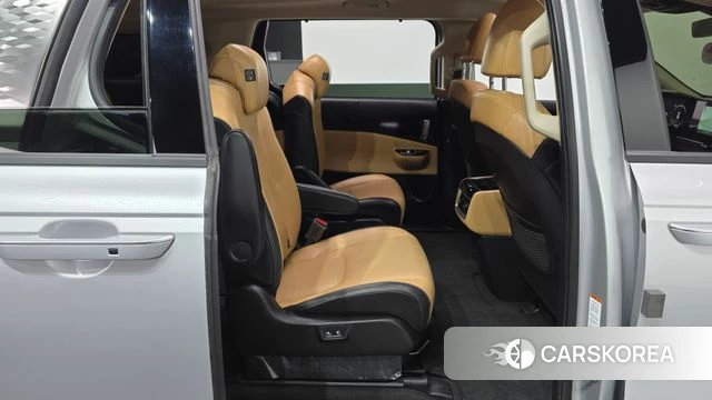 Kia Carnival 4th generation 2021 Серебряный из Кореи, фото 2