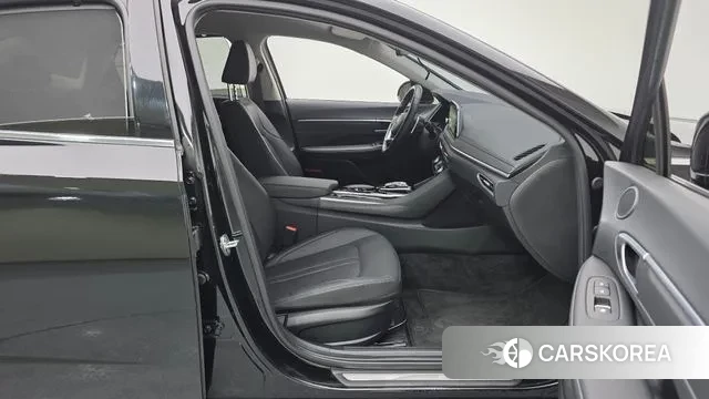 Hyundai Sonata (DN8) 2022 Черный из Кореи, фото 2