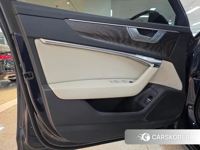 Audi A6 (C8) 2023 Синий из Кореи, фото 2