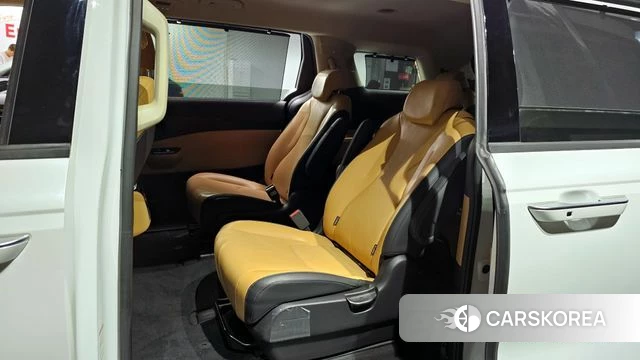 Kia Carnival 4th generation 2023 Белый из Кореи, фото 2