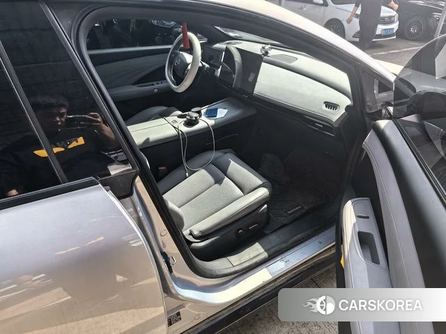 Nissan N7 2025 Серебристо-серый из Китая, фото 2