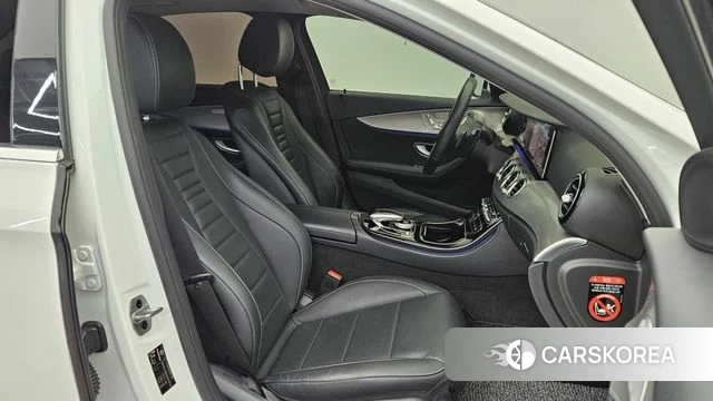 Mercedes-Benz E-Class W213 2019 Белый из Кореи, фото 2