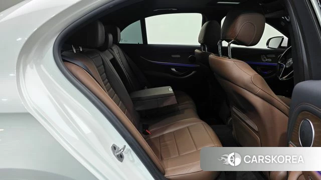Mercedes-Benz E-Class W213 2021 Белый из Кореи, фото 2