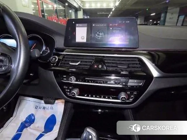 BMW 5 Series (G30) 2018 Белый из Кореи, фото 2