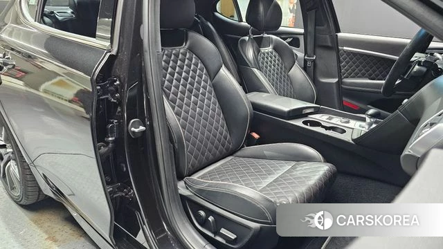 Genesis G70 2018 Черный из Кореи, фото 2