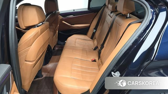 BMW 5 Series (G30) 2023 Черный из Кореи, фото 2