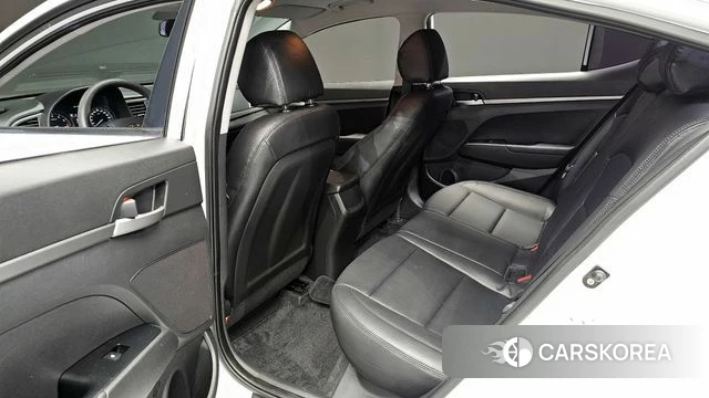 Hyundai Avante AD 2018 Белый из Кореи, фото 2